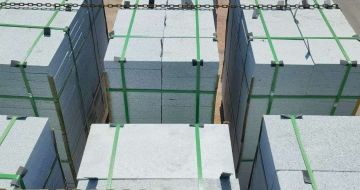 孝感 芝麻白花岗岩5公分地铺石 花岗岩厂家工厂装车日常