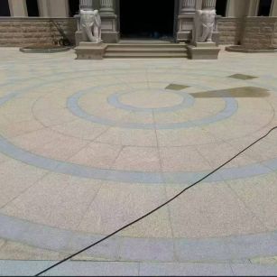 孝感 黄金麻芝麻灰花岗岩石材地铺拼接效果