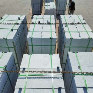 孝感 芝麻白花岗岩5公分地铺石 花岗岩厂家工厂装车日常