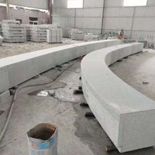 孝感芝麻白花岗岩石板材 园林光面弧形坐凳