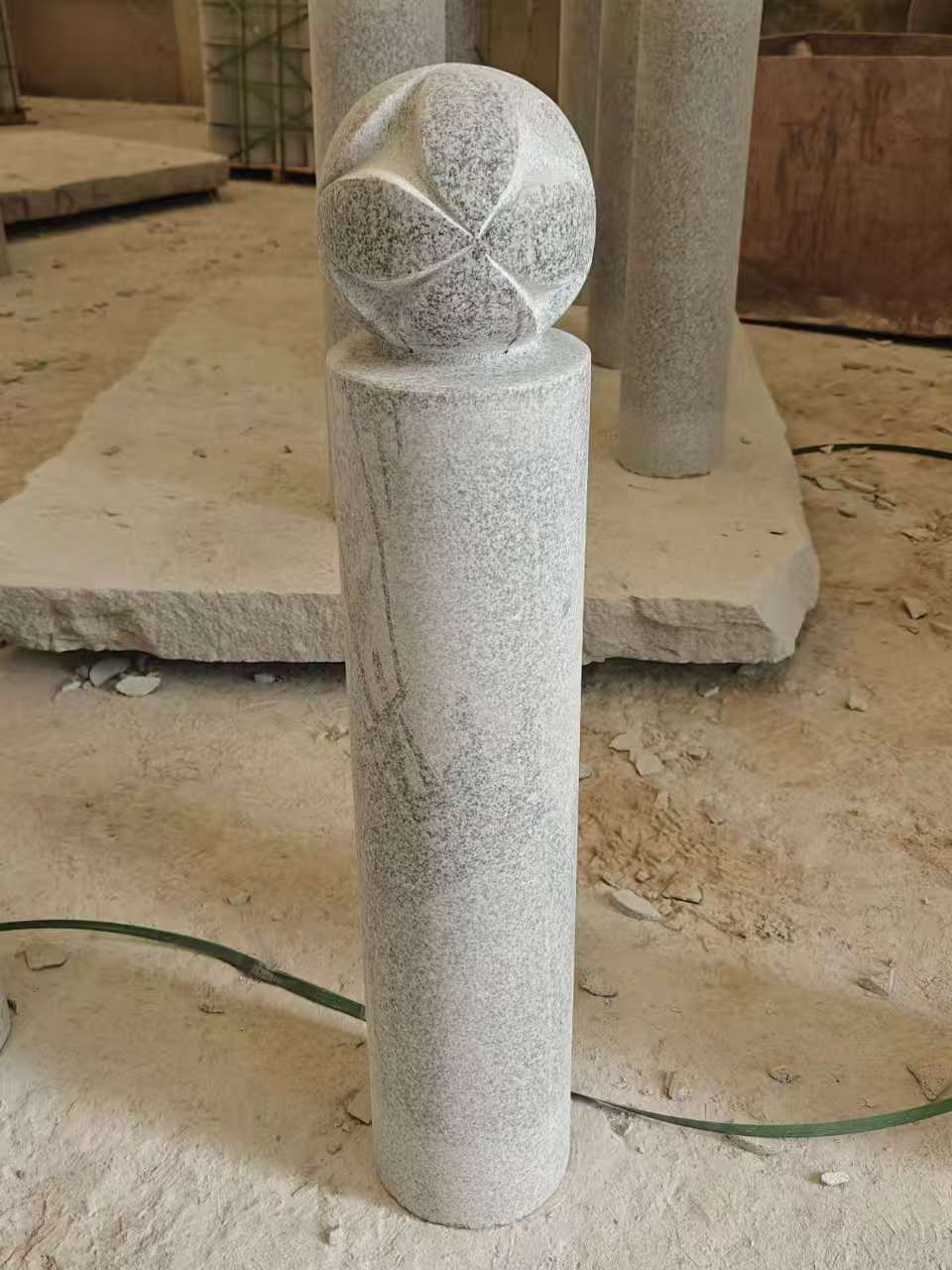 孝感 芝麻白花岗岩石材挡车石柱、停车柱、圆柱挡车柱、方柱挡车柱等