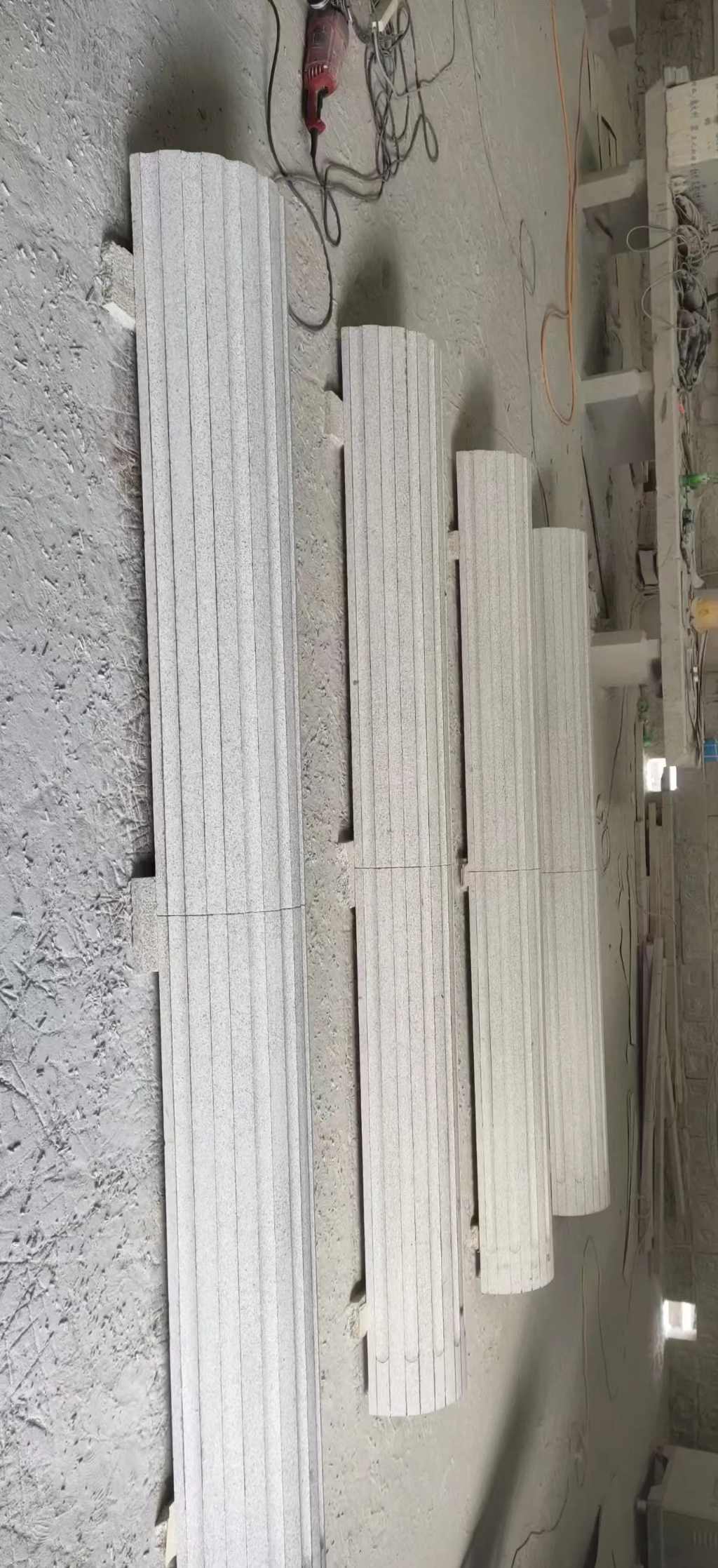 孝感 花岗岩厂家带你看白麻花岗岩门楼大柱柱皮