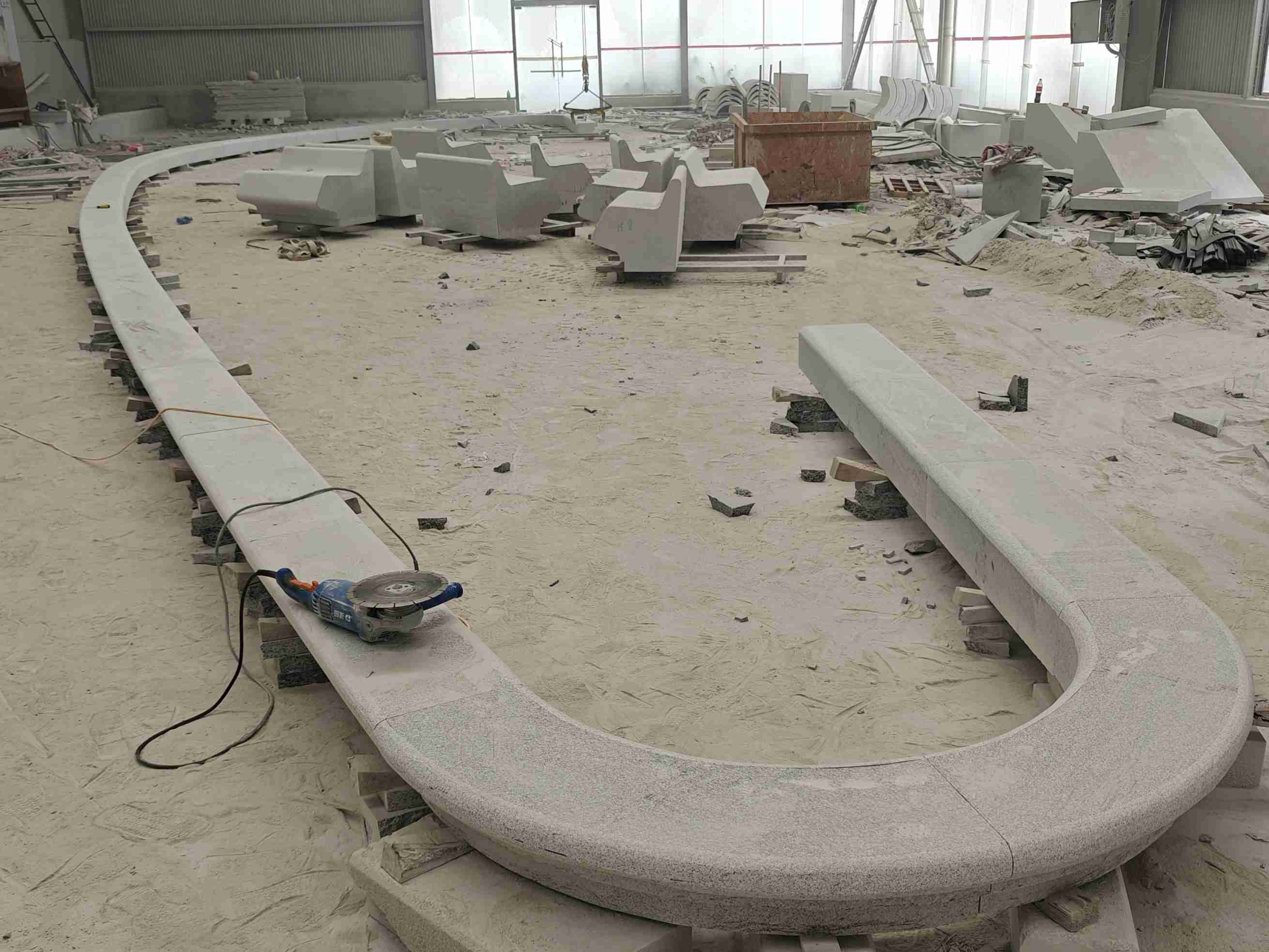 孝感 芝麻白花岗岩弧形花坛石，坐凳石