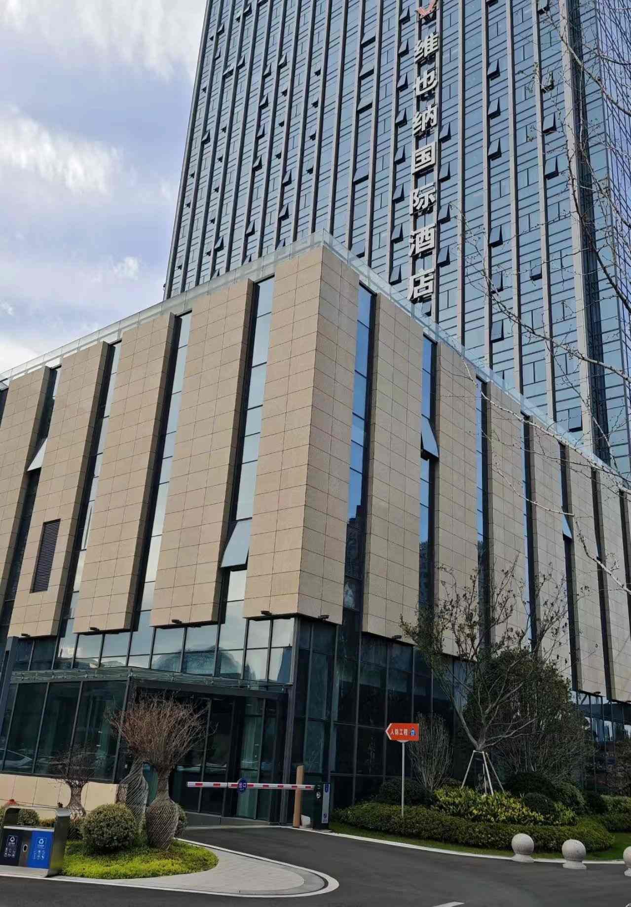 孝感 黄金麻花岗岩外墙干挂