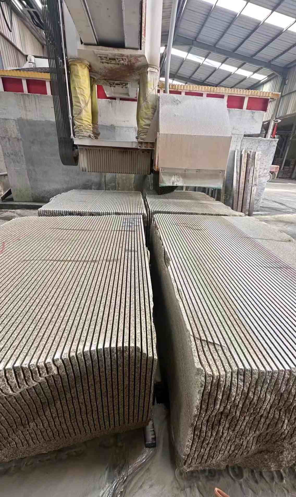 孝感 车间生产日常，黄金麻白麻花岗岩