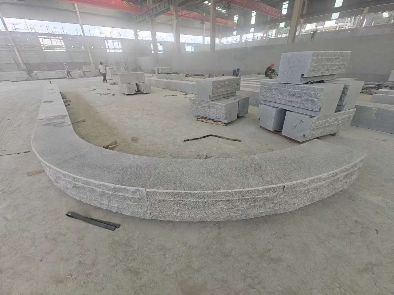 孝感 芝麻白异形坐凳，自然面光面弧形加工