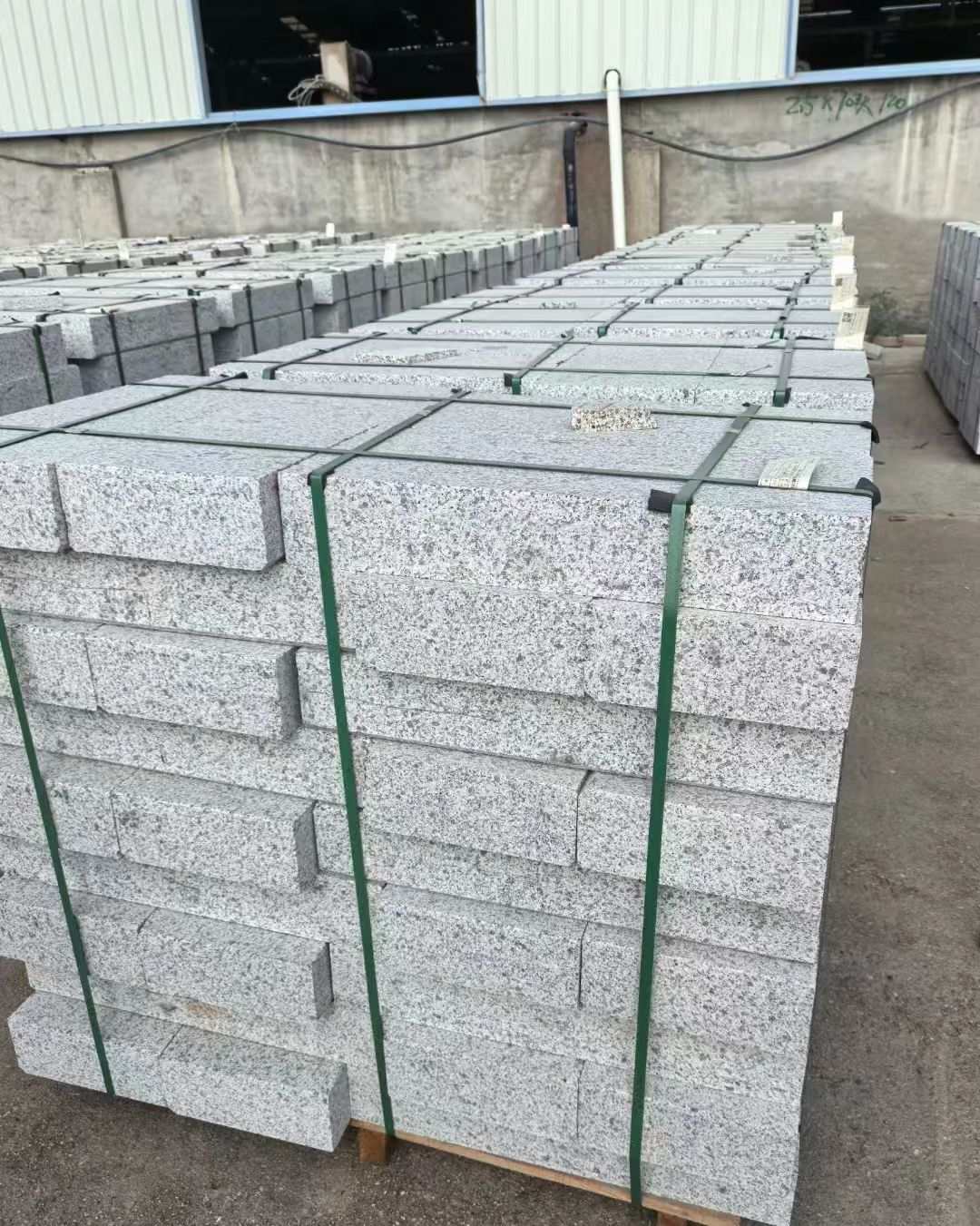 孝感 白麻花岗岩路沿石，弧形路沿石，道牙石，马路牙子，界石，路缘石，平沿石，直岩石，平缘石等