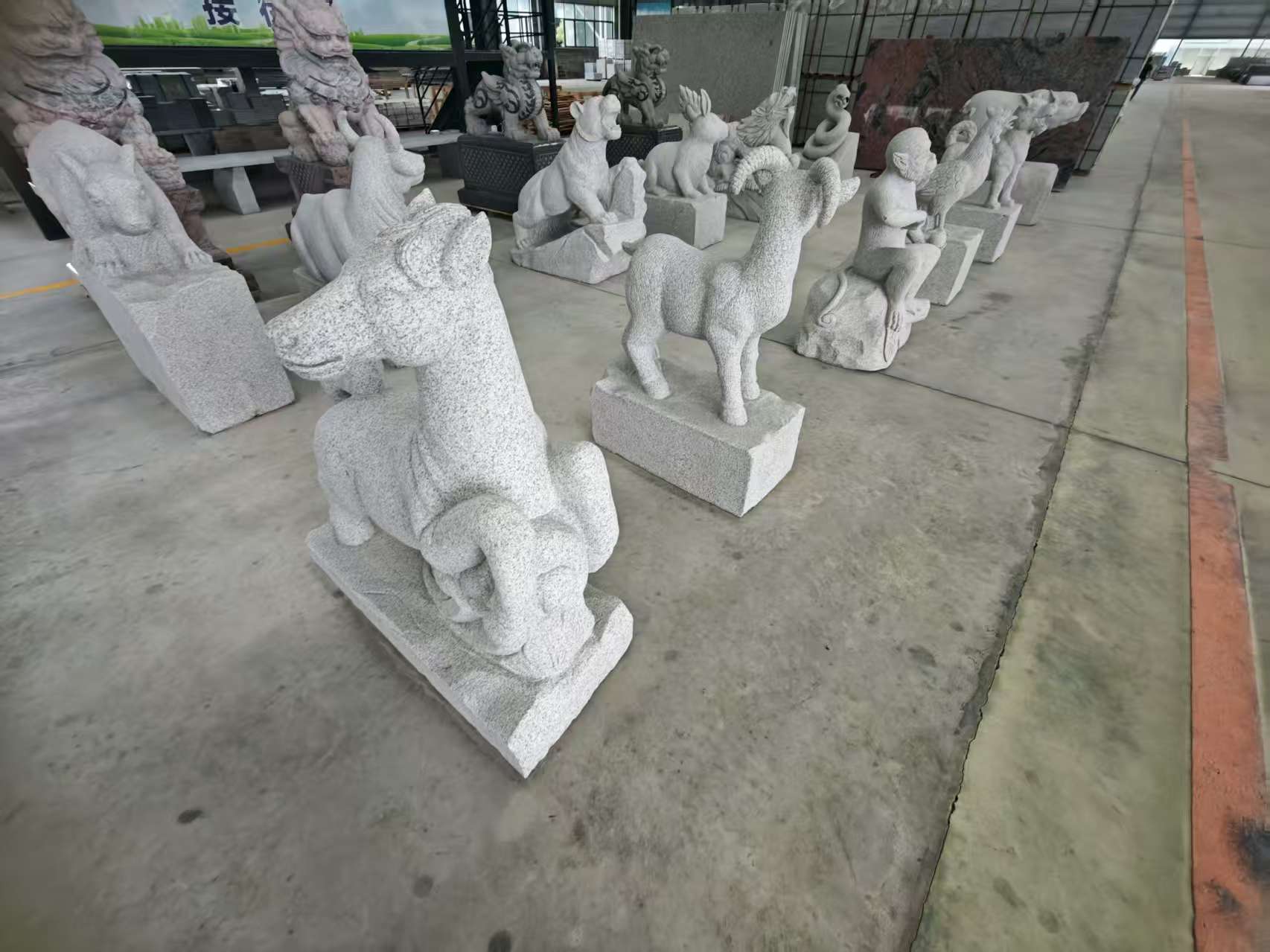 孝感 芝麻白花岗岩造型立体雕刻——十二生肖