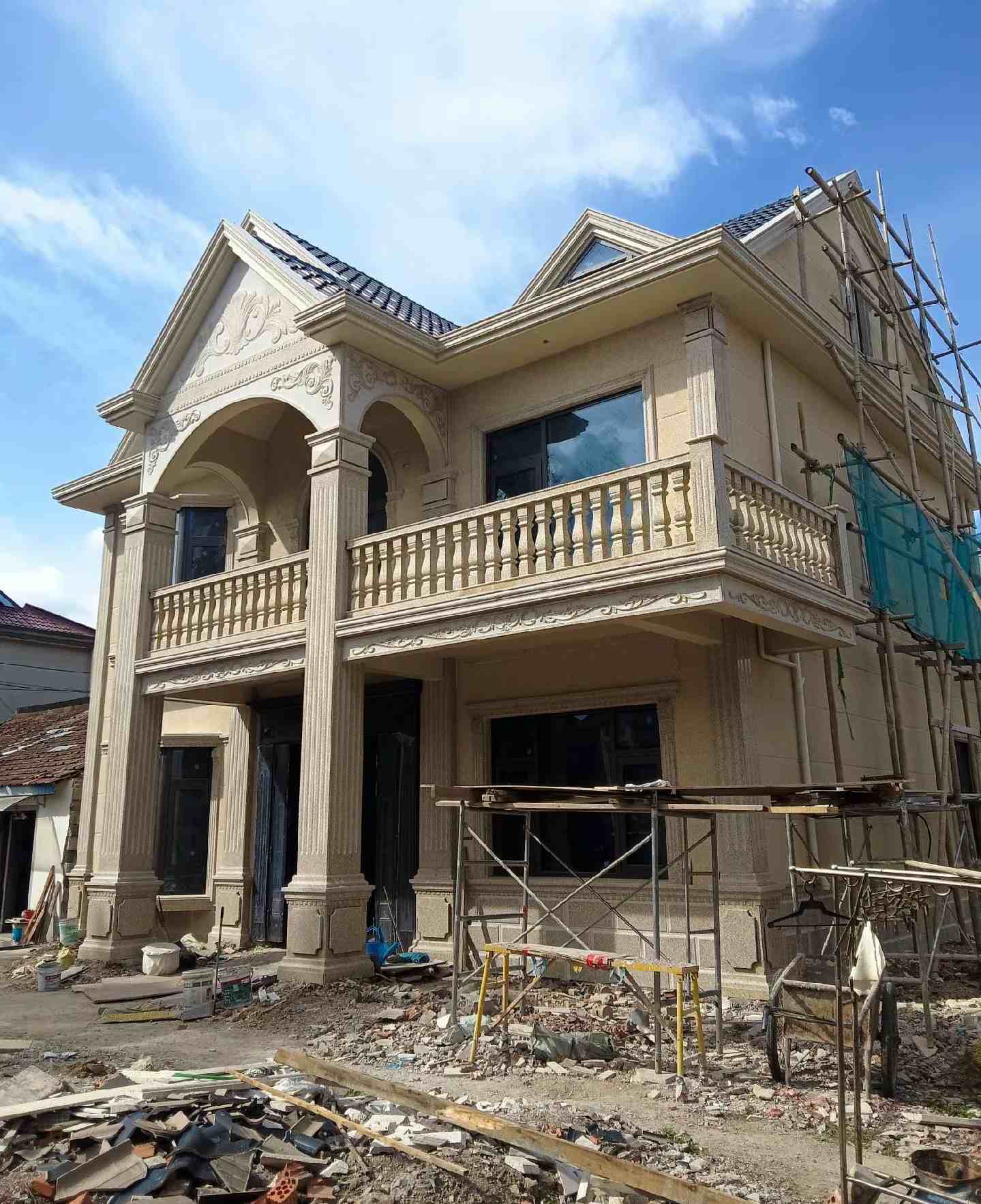 孝感 黄金麻花岗岩石材私人别墅雕花门楼柱阳台栏杆