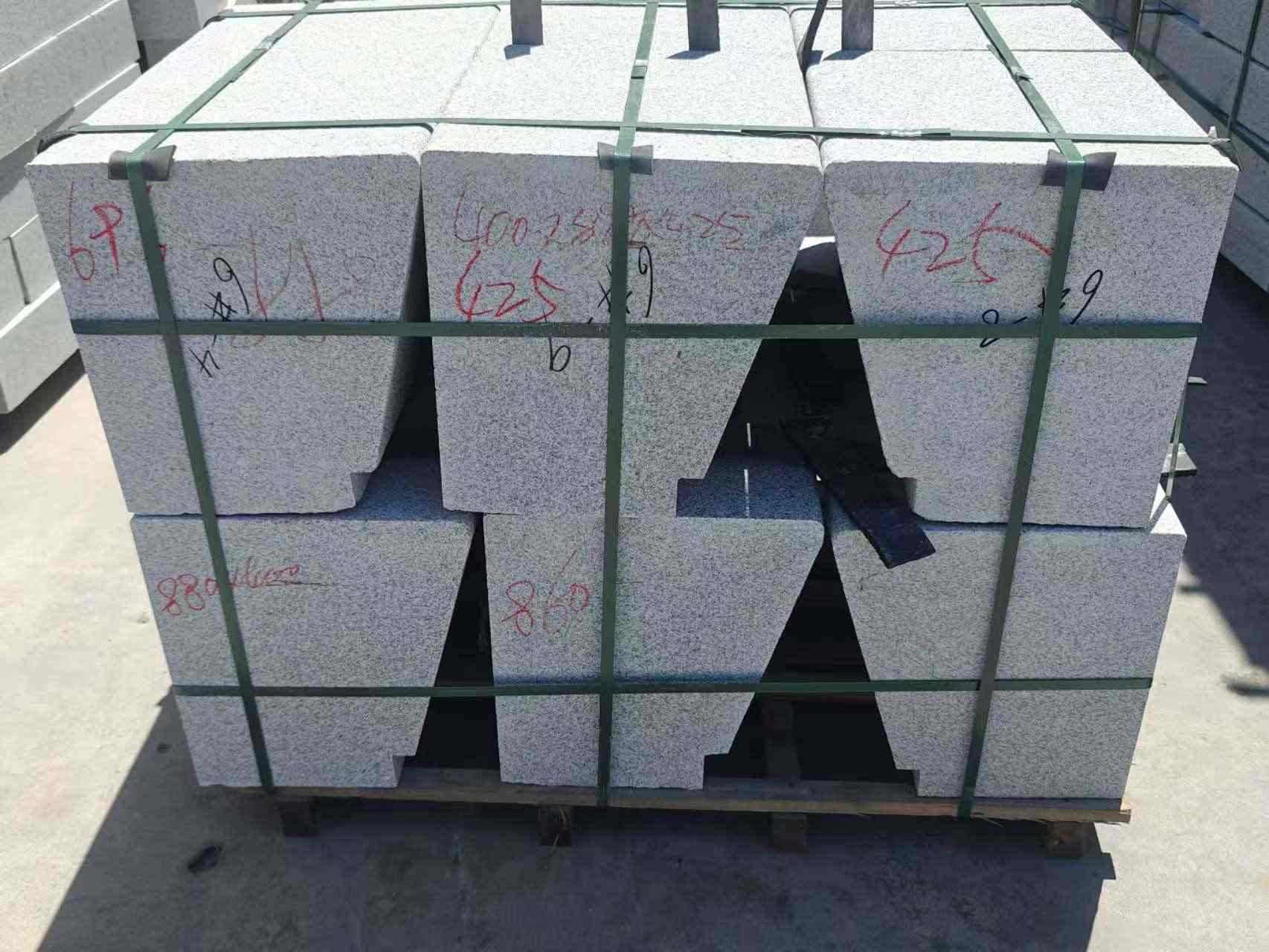 孝感 芝麻白异形坐凳，石凳