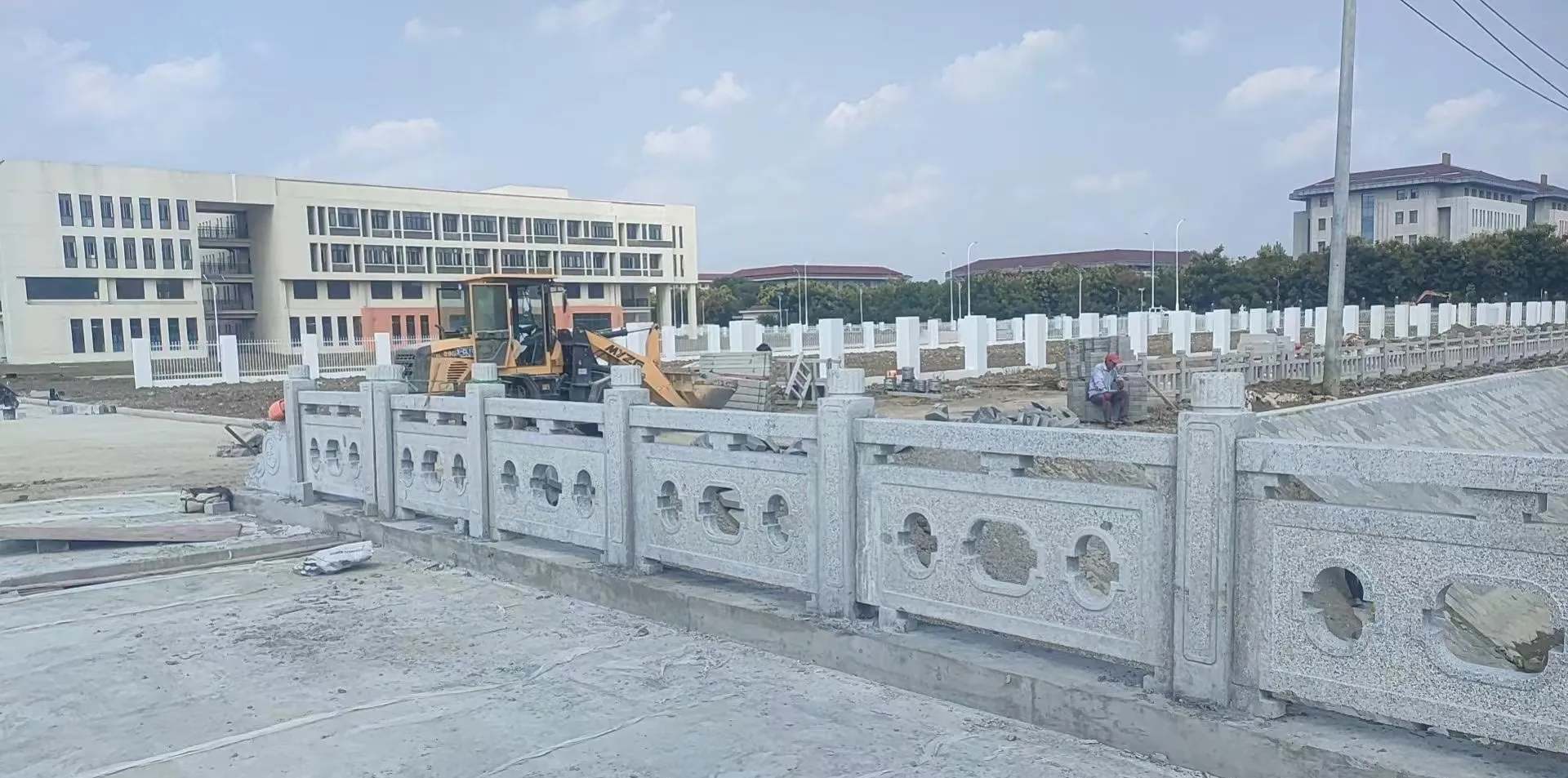 孝感 白麻花岗岩荔枝面河道栏杆